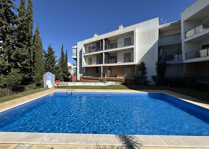 Apartment Shine With Pool By Homing Portimao