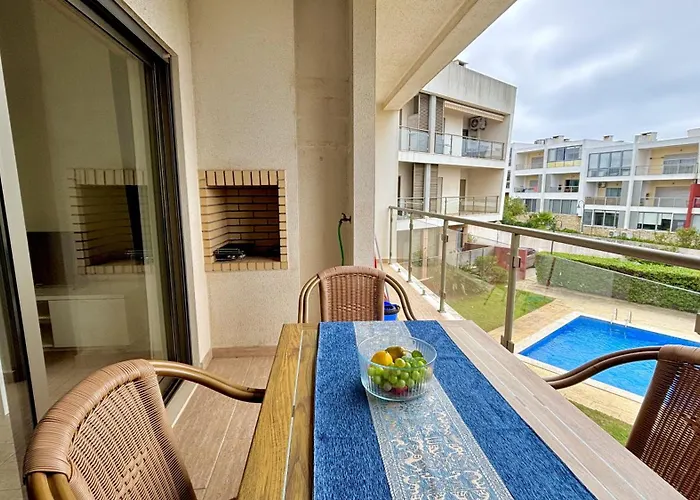 Shine With Pool By Homing Apartment *